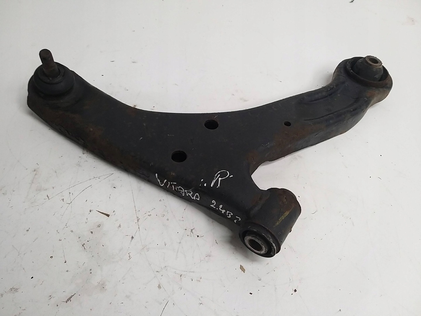 SUZUKI GRAND VITARA II 05-14 arm right front front 2,4B