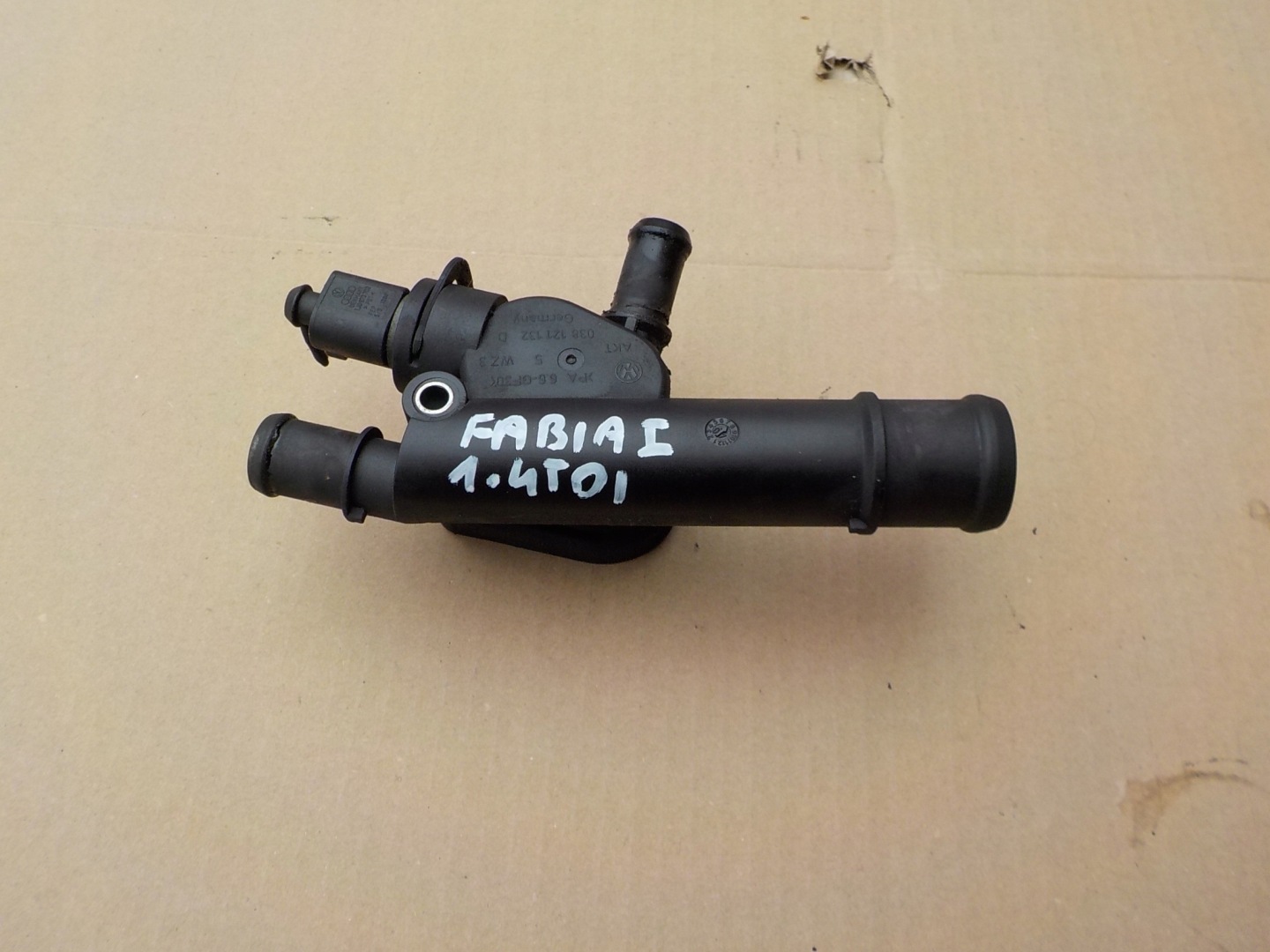 FLANGIA d’acqua skoda fabia e 1,4 tdi 038121132D