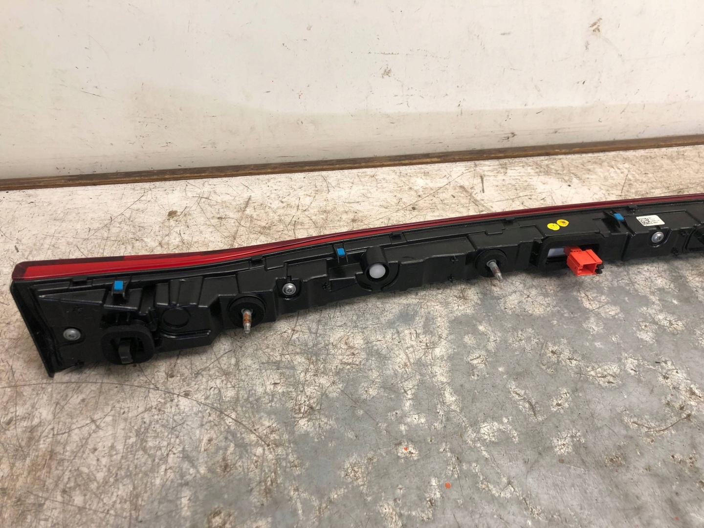 light cap bonnet LED CUPRA BORN 10F945093