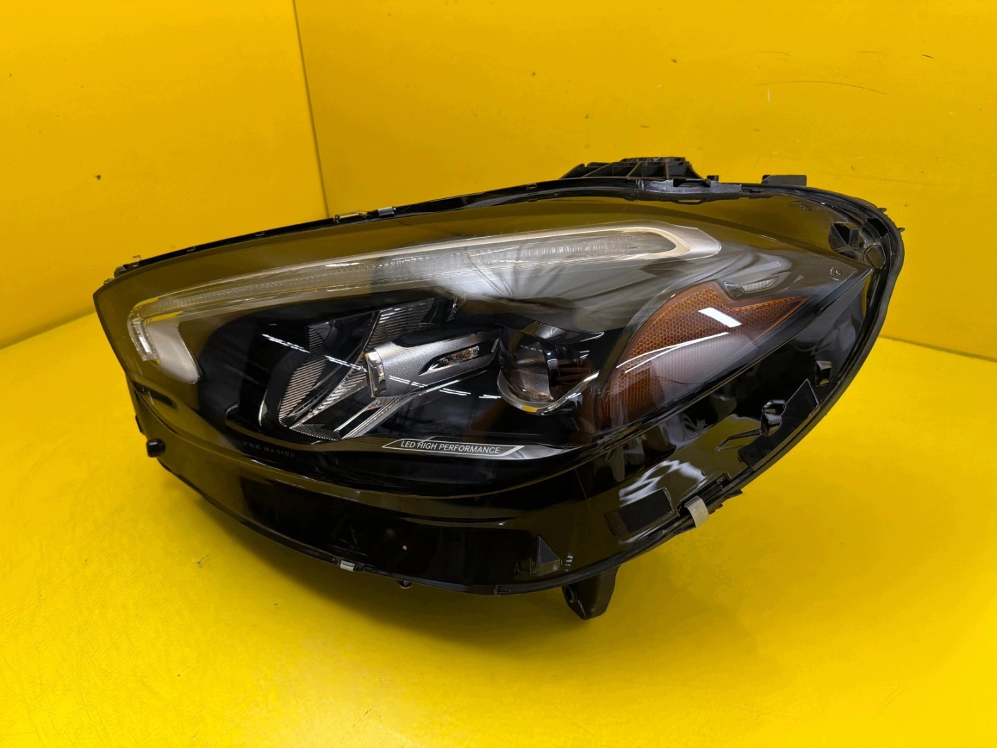 light left Mercedes C-Klasa W206 Full Led Performance A2069067702