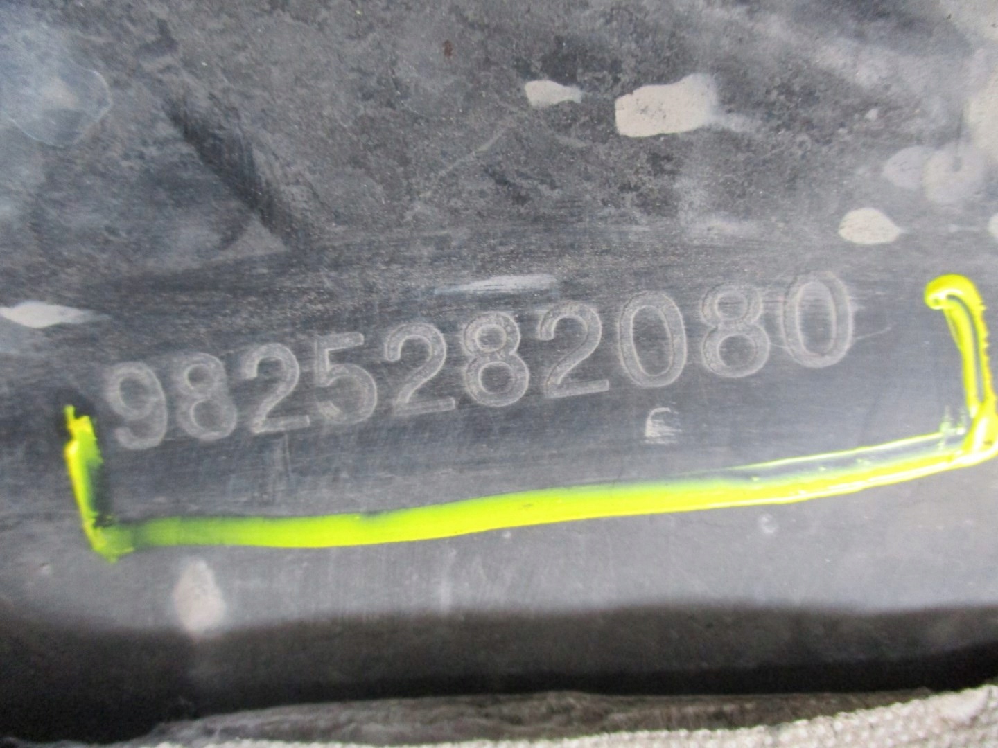 mudguard right left PEUGEOT 3008 II 18R 9825281680