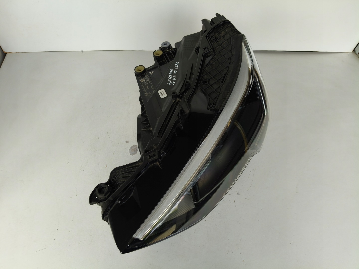 light left REFLEKTOR AUDI Q3 II 83A 18- FULL LED