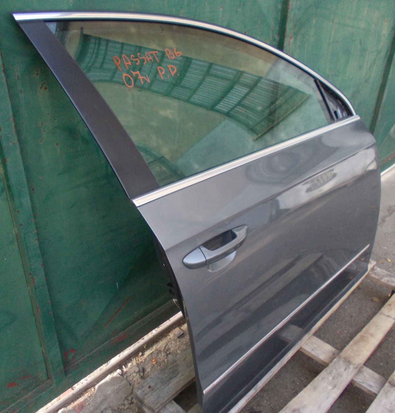 VW PASSAT B6 KOMBI 1.9 TDI 07R door right front LA7T