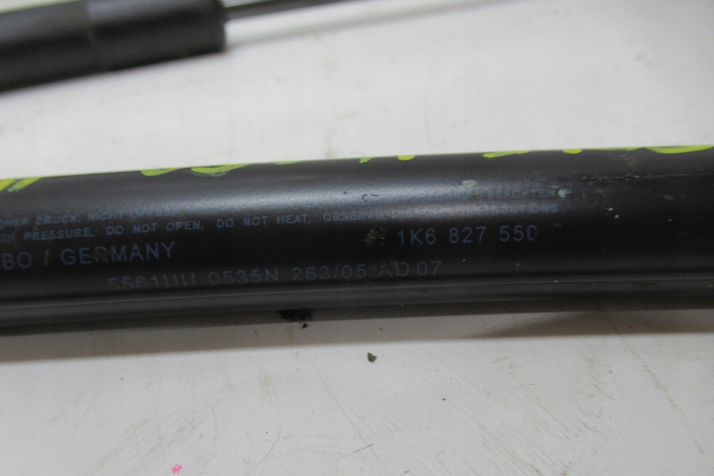 VW GOLF V 05R SILOWNIKI heckklappe Kofferraum KOMPLET