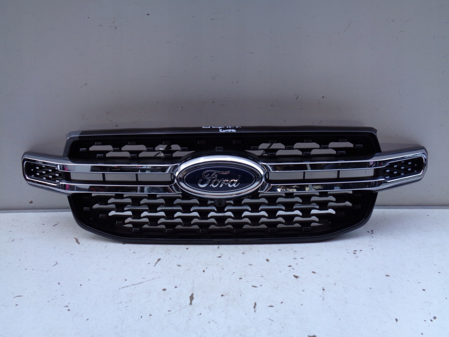 front PREKLADgrill FORD RANGER VI 22- KAMERA