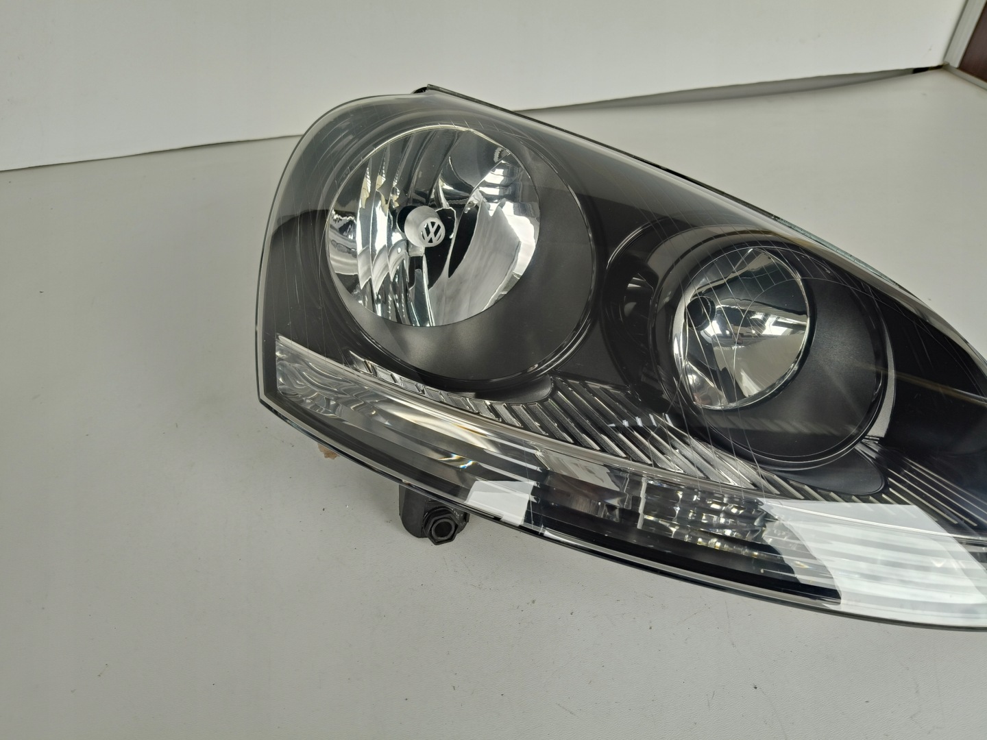 light right REFLEKTOR VW GOLF V 5 1K 1K0 03- black