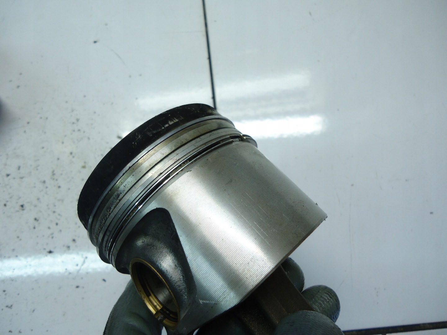 AUDI A4 B7 A6 C6 2.0TDI BRD piston with connecting rod 038J