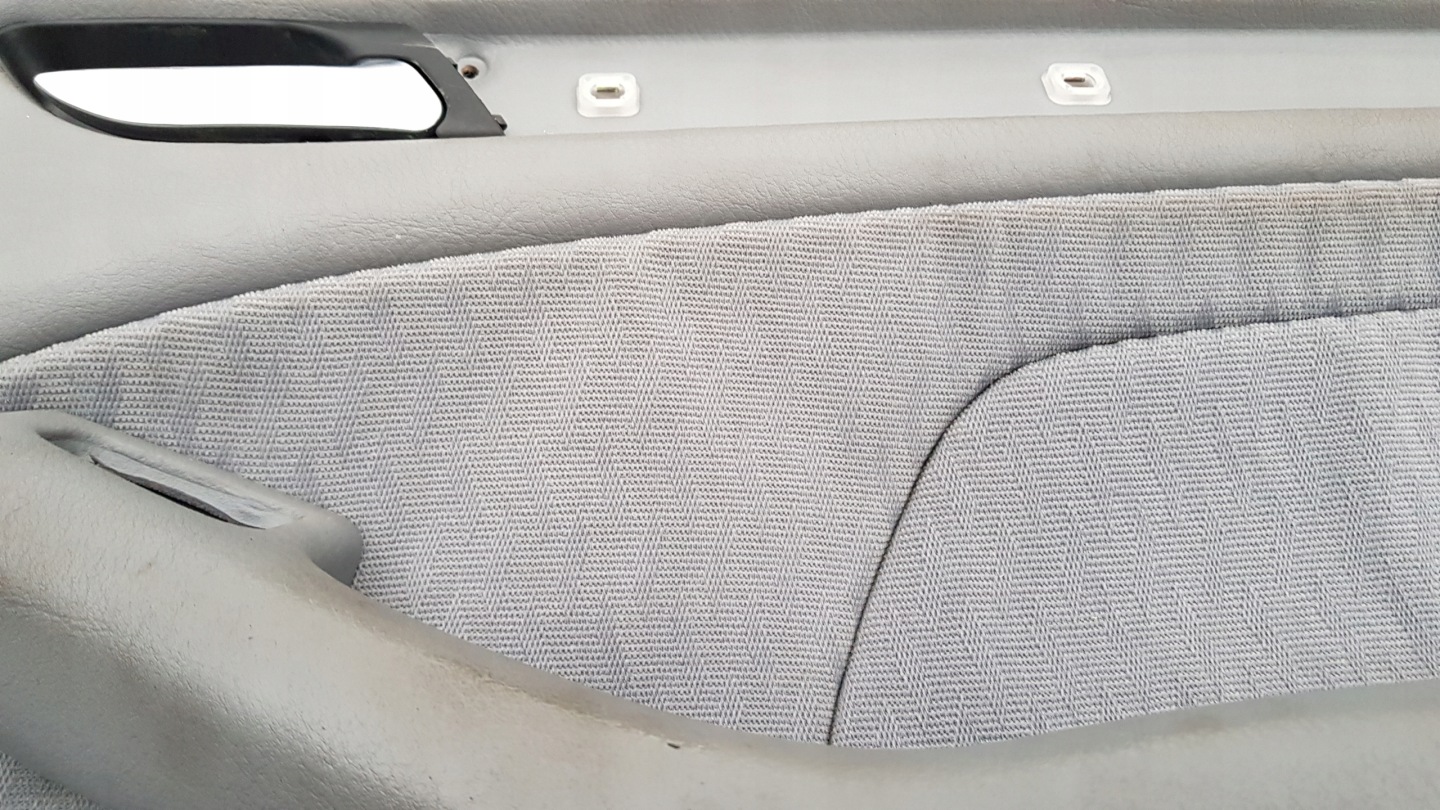 BMW E46 BOCZEKA tapacír pravá předek