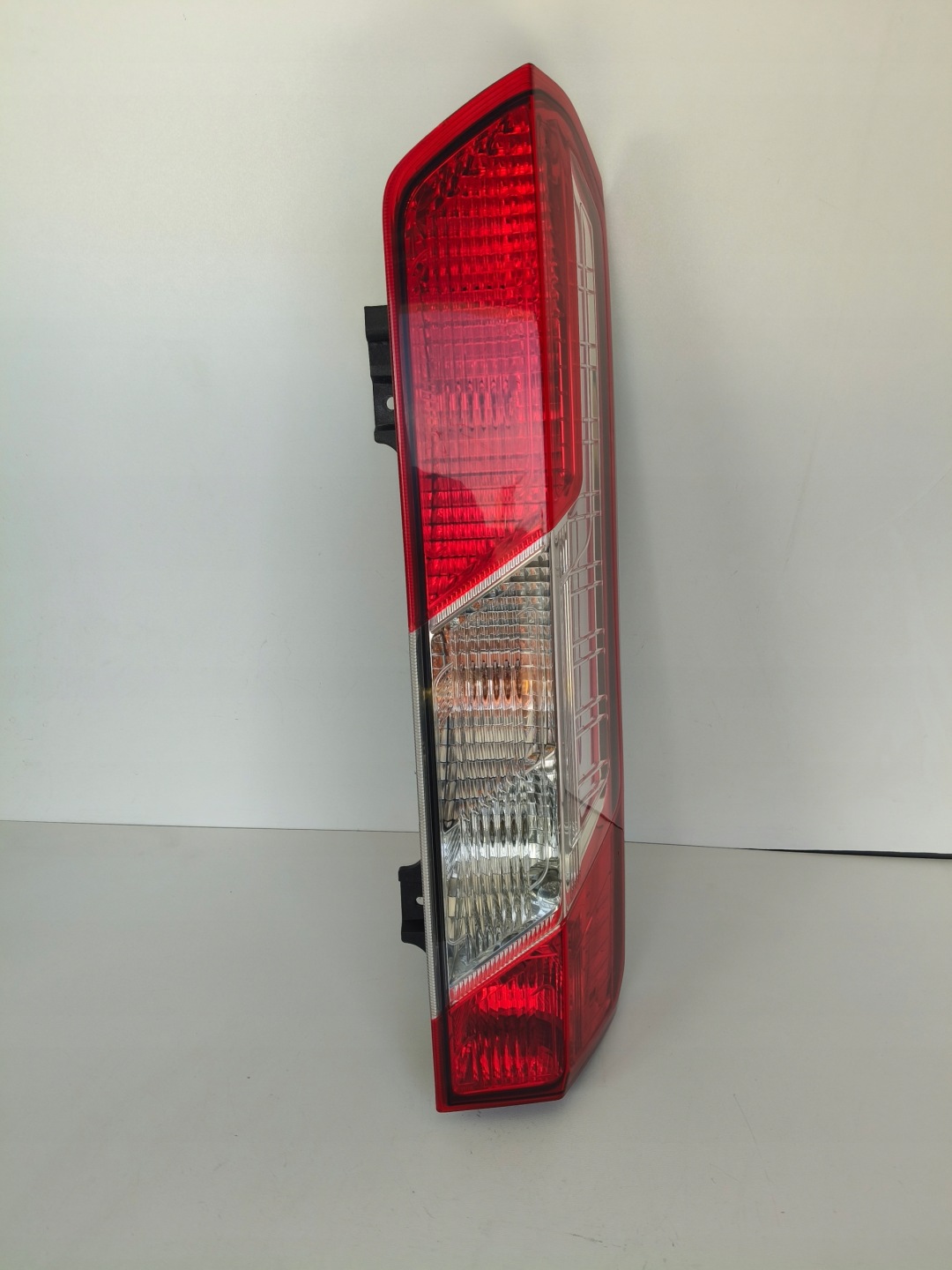 light right rear FORD TRANSIT MK8 14