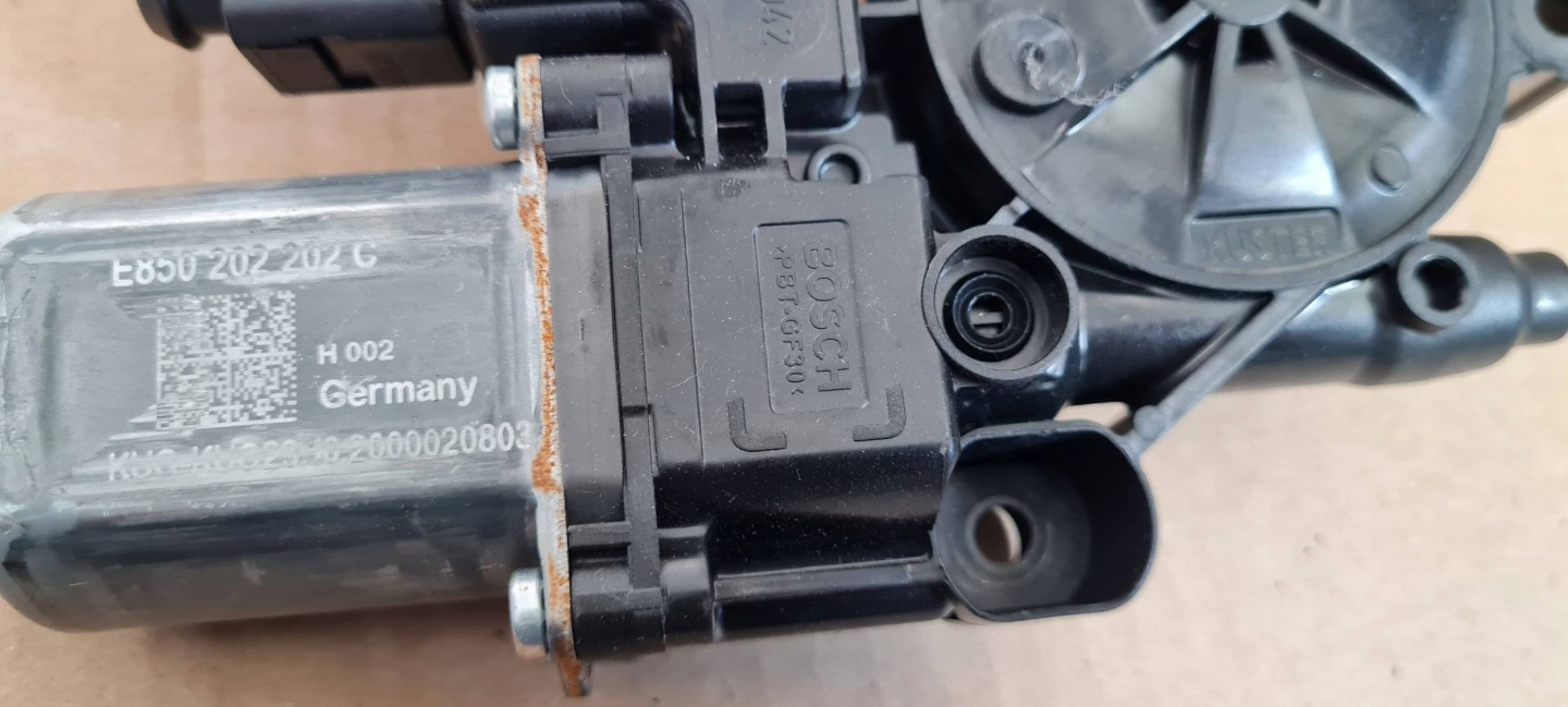 A6 C8 4K mechanism ROLETY boot rear part 4K9863560