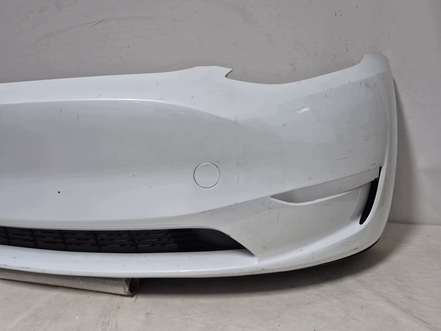 TESLA MODEL Y 20- bumper front front grid cover fog light 1493745-00-A