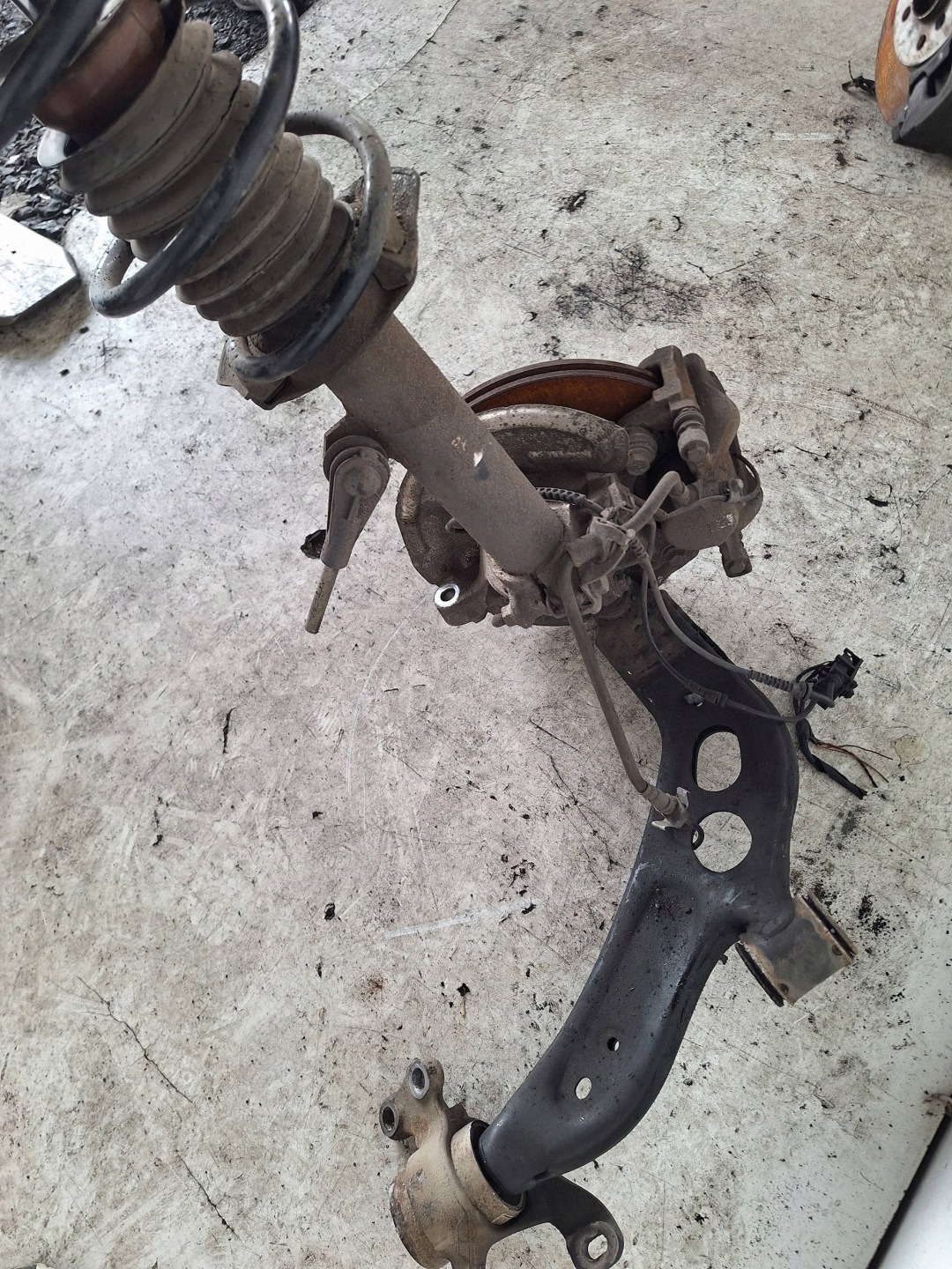 BMW 2 F45 F46 14-18 MACPHERSON swing left 1.5D AUTOMAT