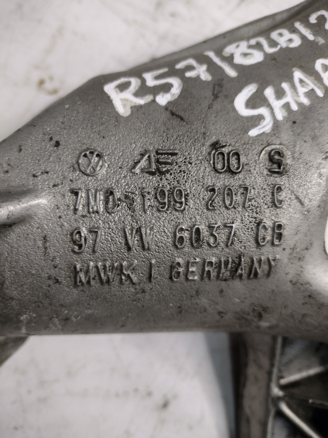 engine mount Volkswagen Sharan and 1,9TDI OE 7M0199207C