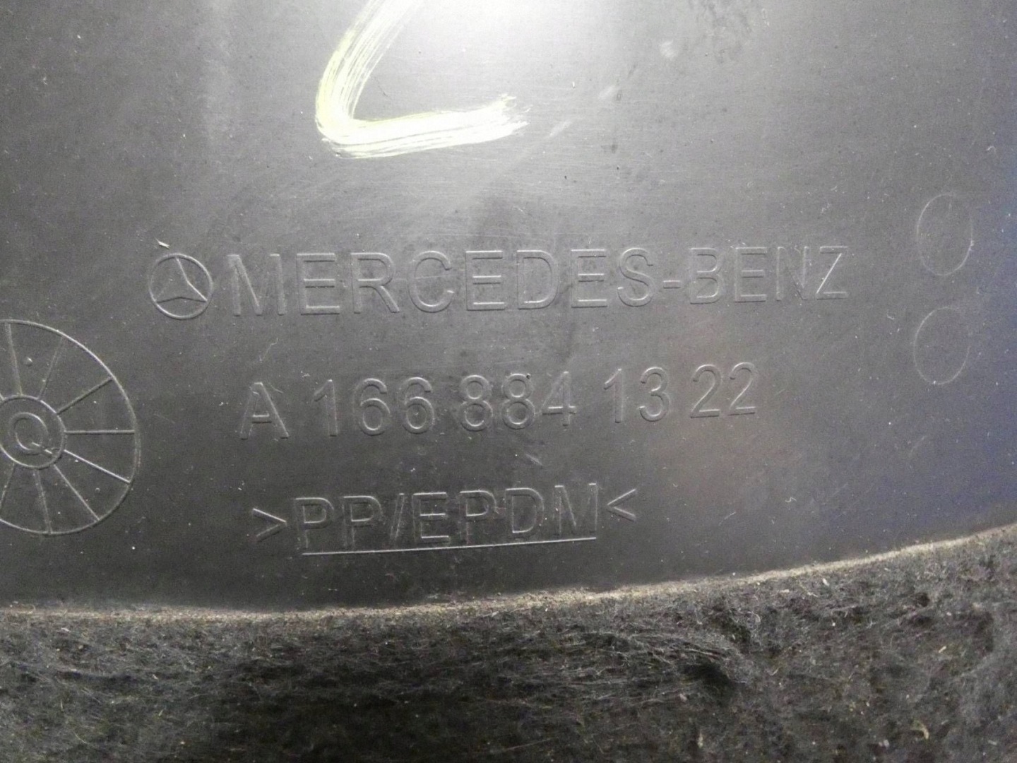 MERCEDES ML W166 GLE mudguard left rear part rear. left