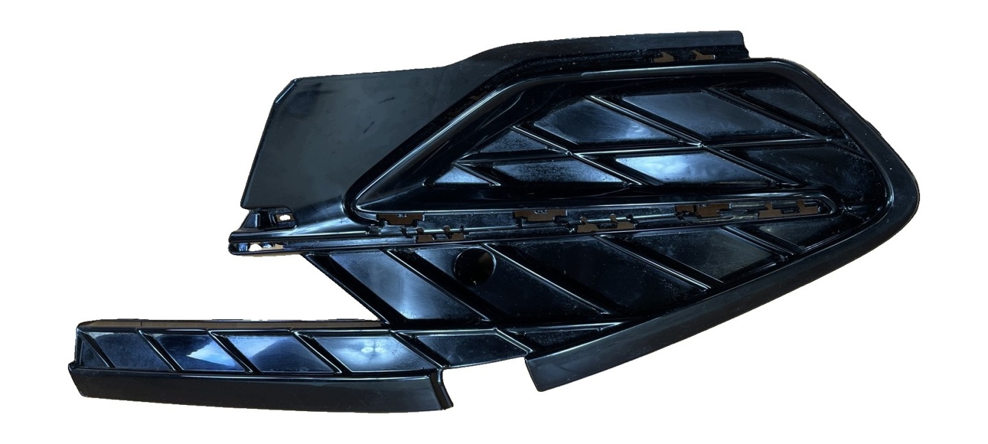 CUPRA FORMENTOR KM7 2020- grid of a bumper front right below PDC 5FF853666D