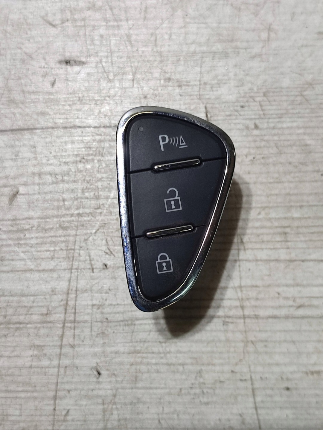 Opel Corsa E 2018 control panel switch central of a lock