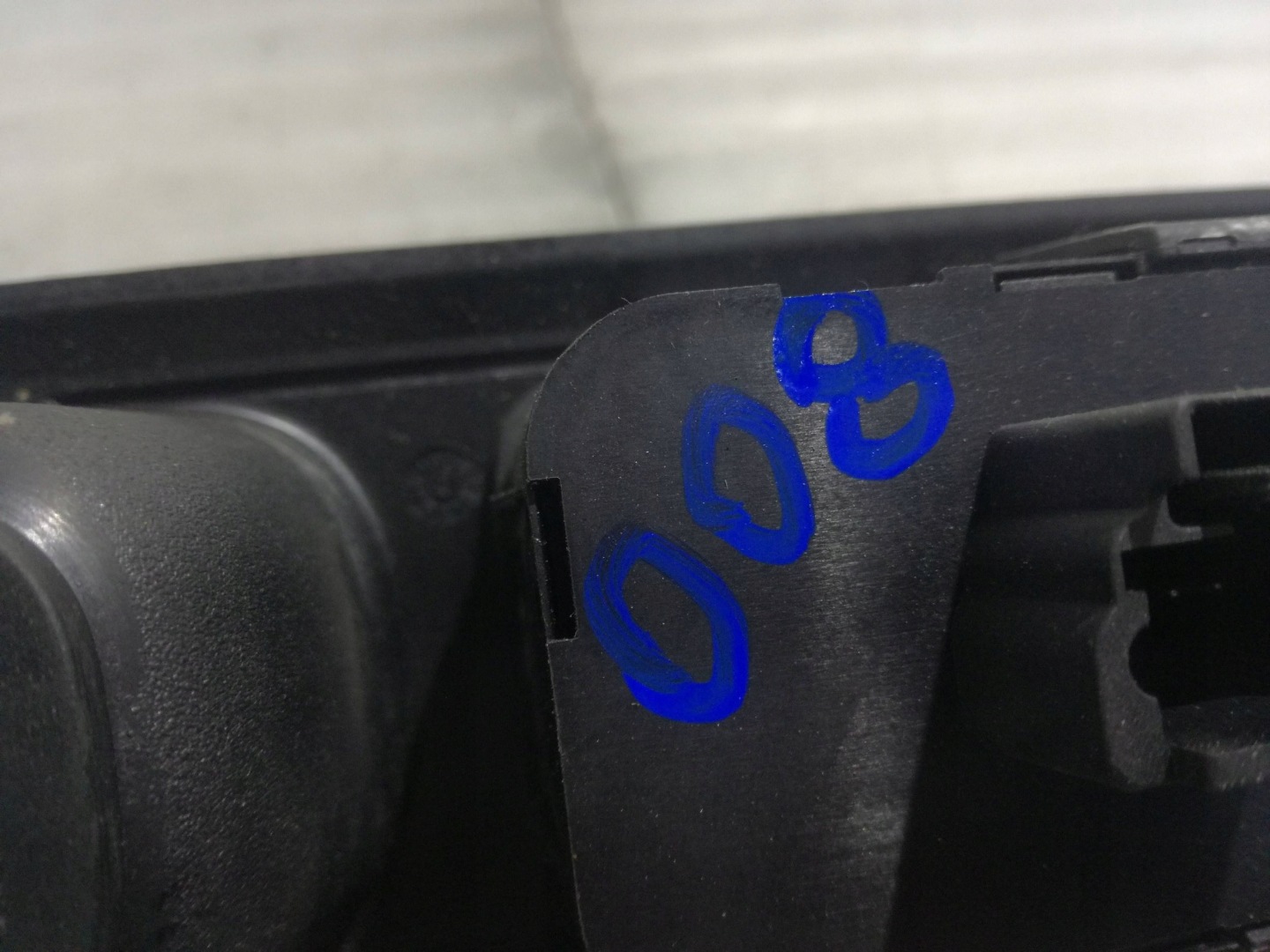 Peugeot 407 2005 1997cm3 Panel window control switch 96468704XT