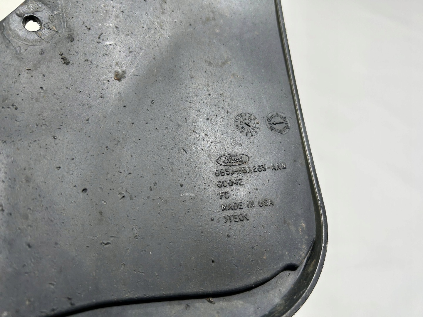 mudguard flap front front left Ford Explorer V 2016