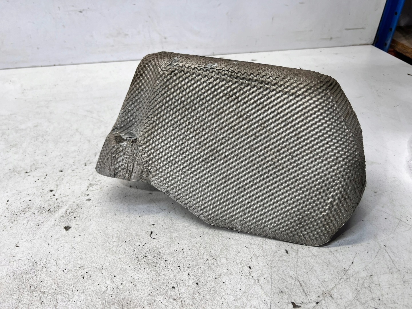 Blende Abdeckung TERMICZNA KOMPRESORA AUDI Q7 4M 4M0616105E