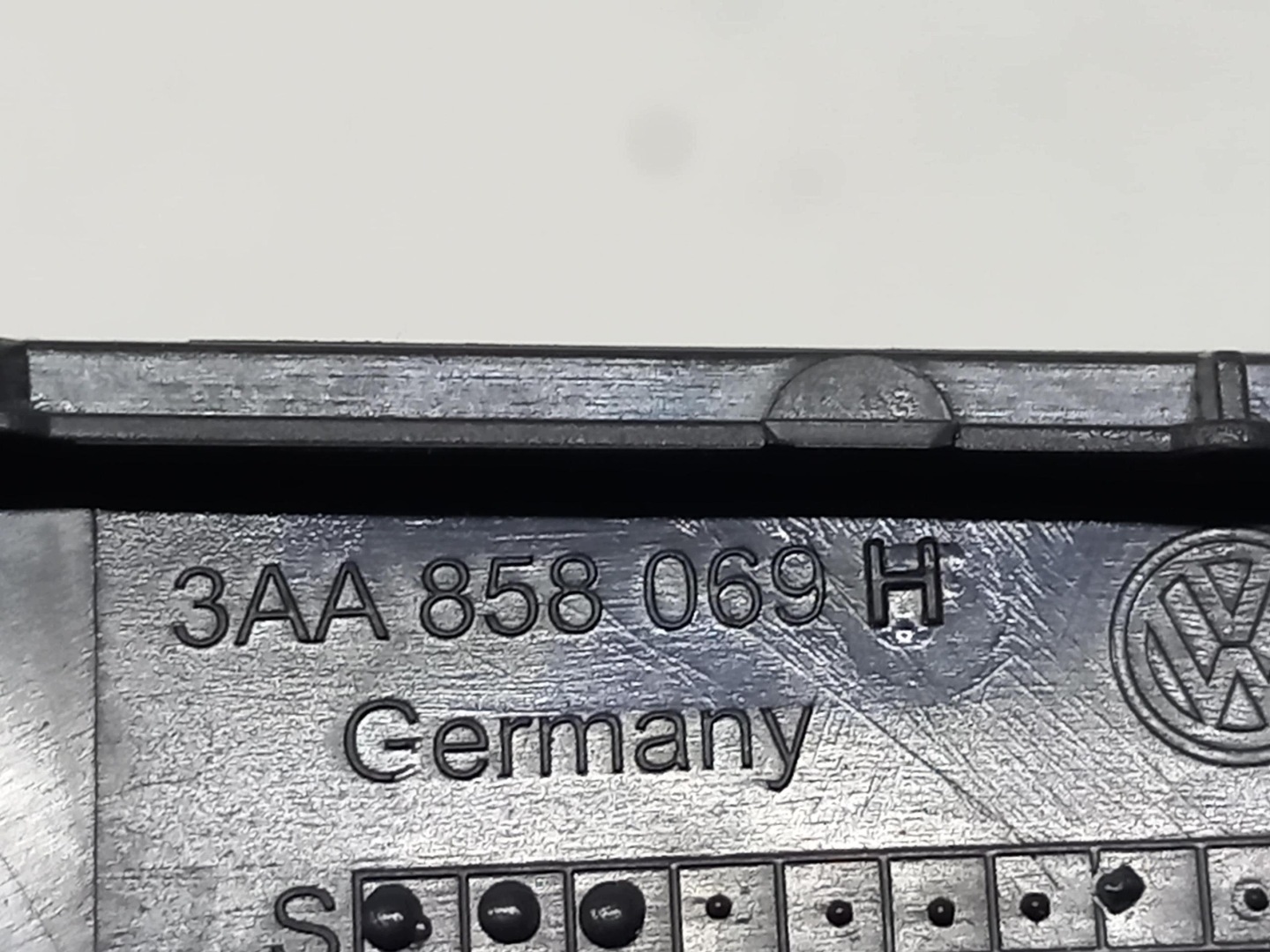 VW PASSAT B7 CC Châssis DEKOR Console Moyen RADIA 3AA858069H OEM