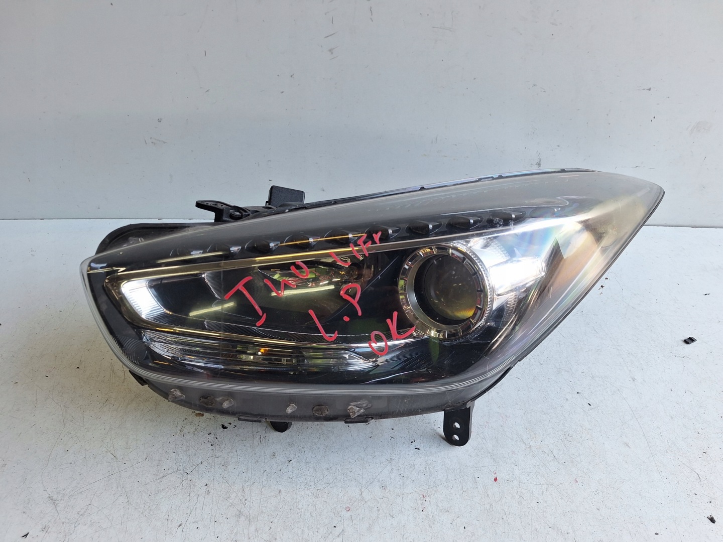HYUNDAI I40 LIFT 15-> light left LED UK