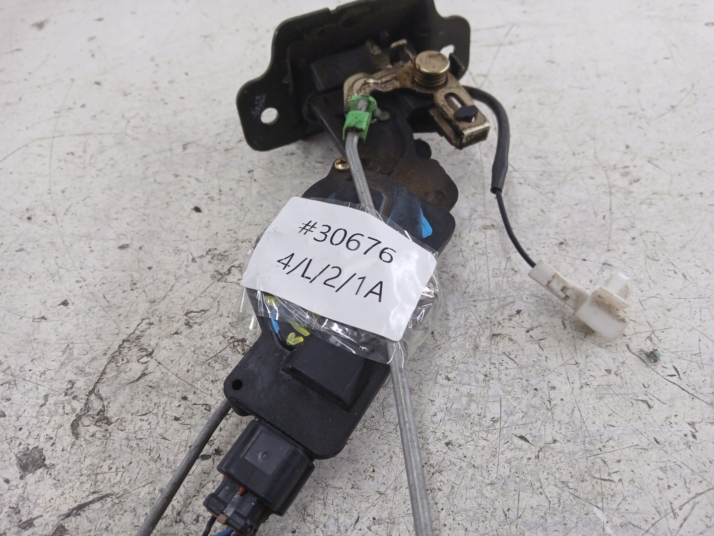 KIA CERATO and lock bonnet boot