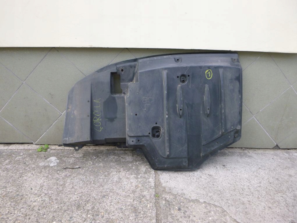 Toyota Corolla XI E16 2013- cover chassis