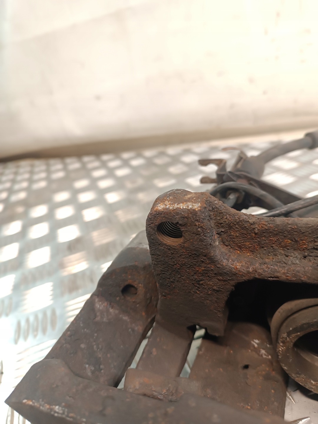 caliper brake right front A6C5 2004r 2.5TDI