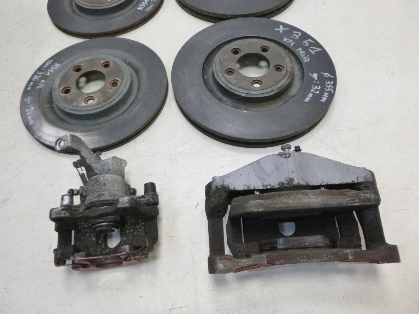 JAGUAR XJ X351 discs brake calipers KOMPLET