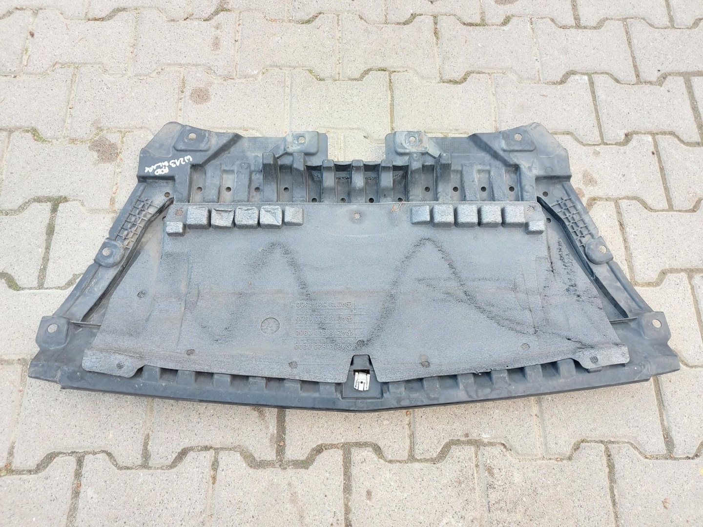 MERCEDES W213 E300de Kombi motorabdeckung untere A2135200200
