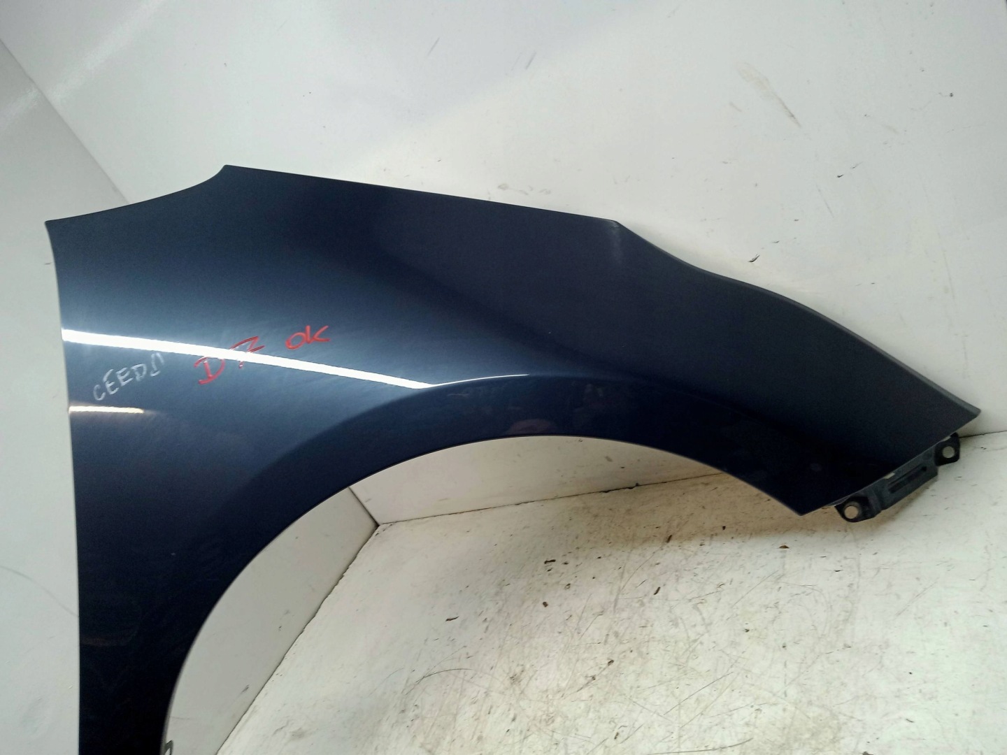 KIA CEED II blatník pravý předek přední D7 2013R