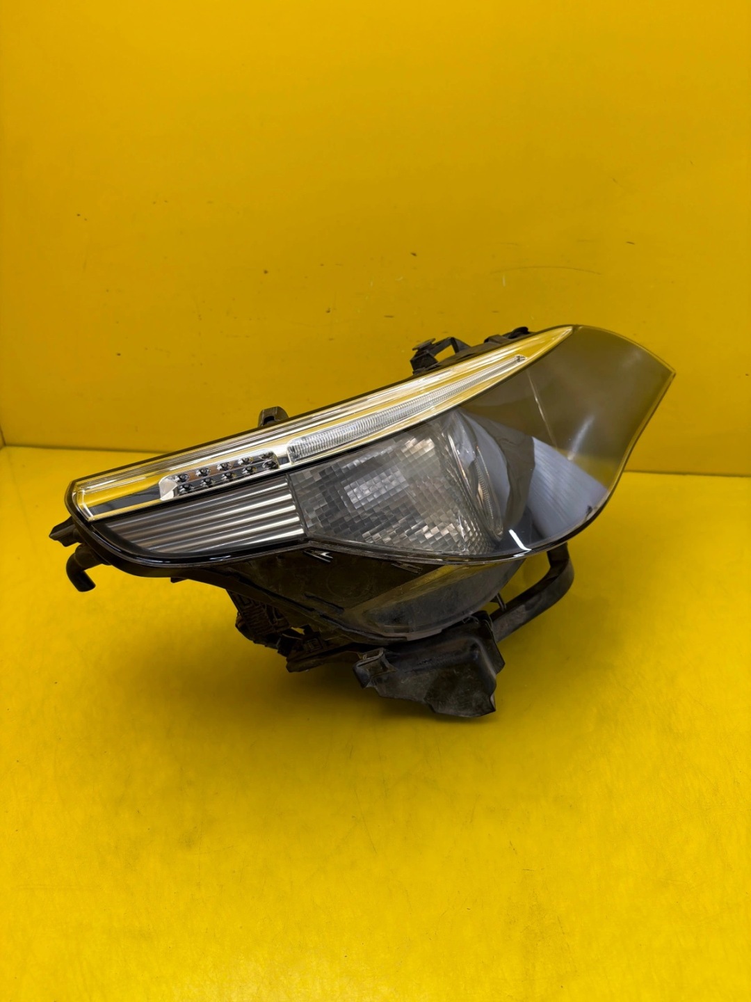 light right Bmw 5 E60 E61 Lift 2007-2010 Bi-Xenon Skretna D1S