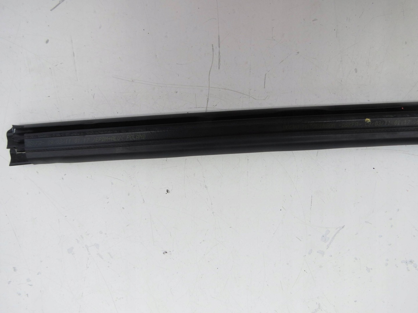 moulding dust VOLVO V60 2.0