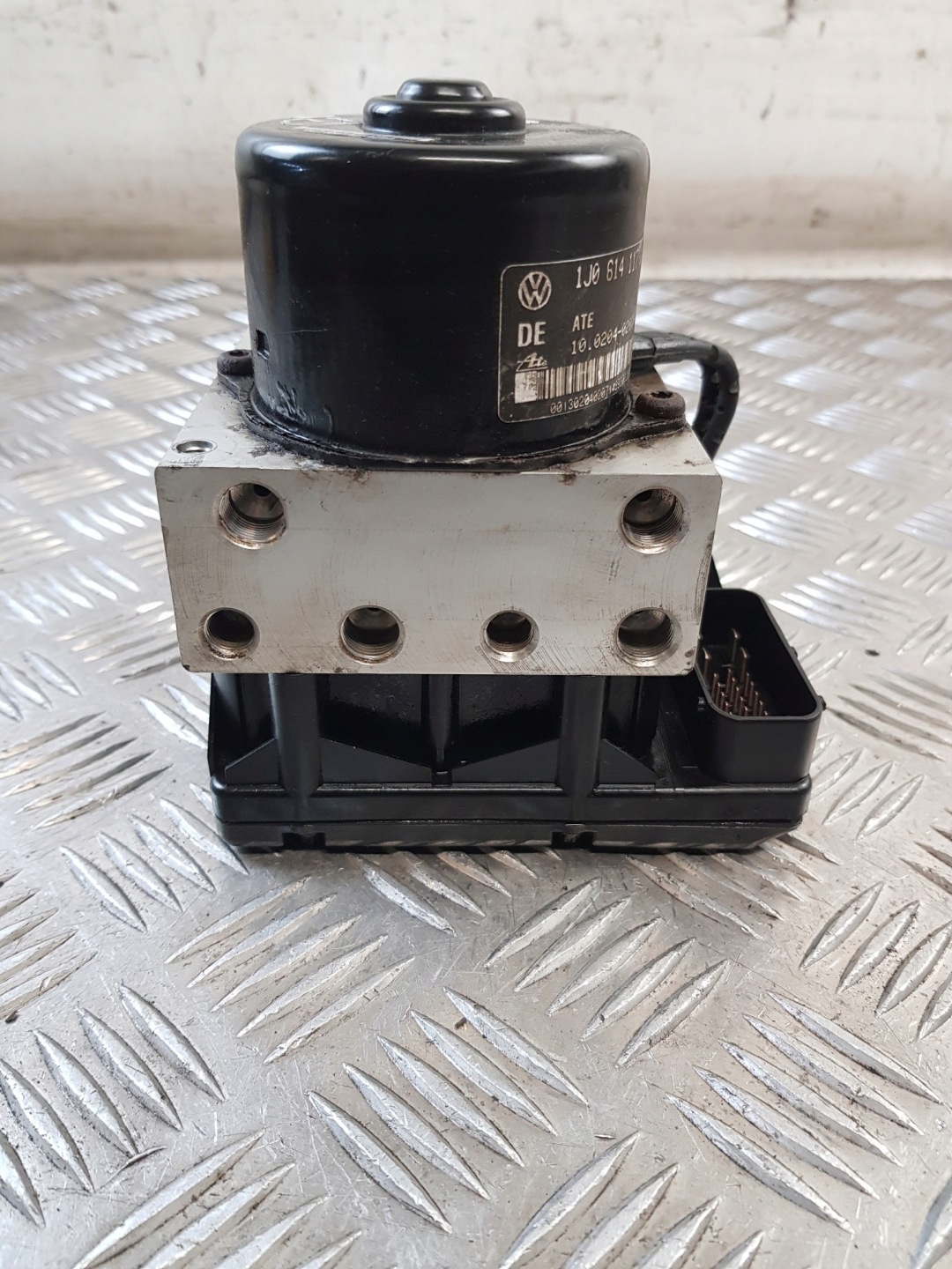 pump ABS 1J0614117D 1J0907379P VW GOLF IV