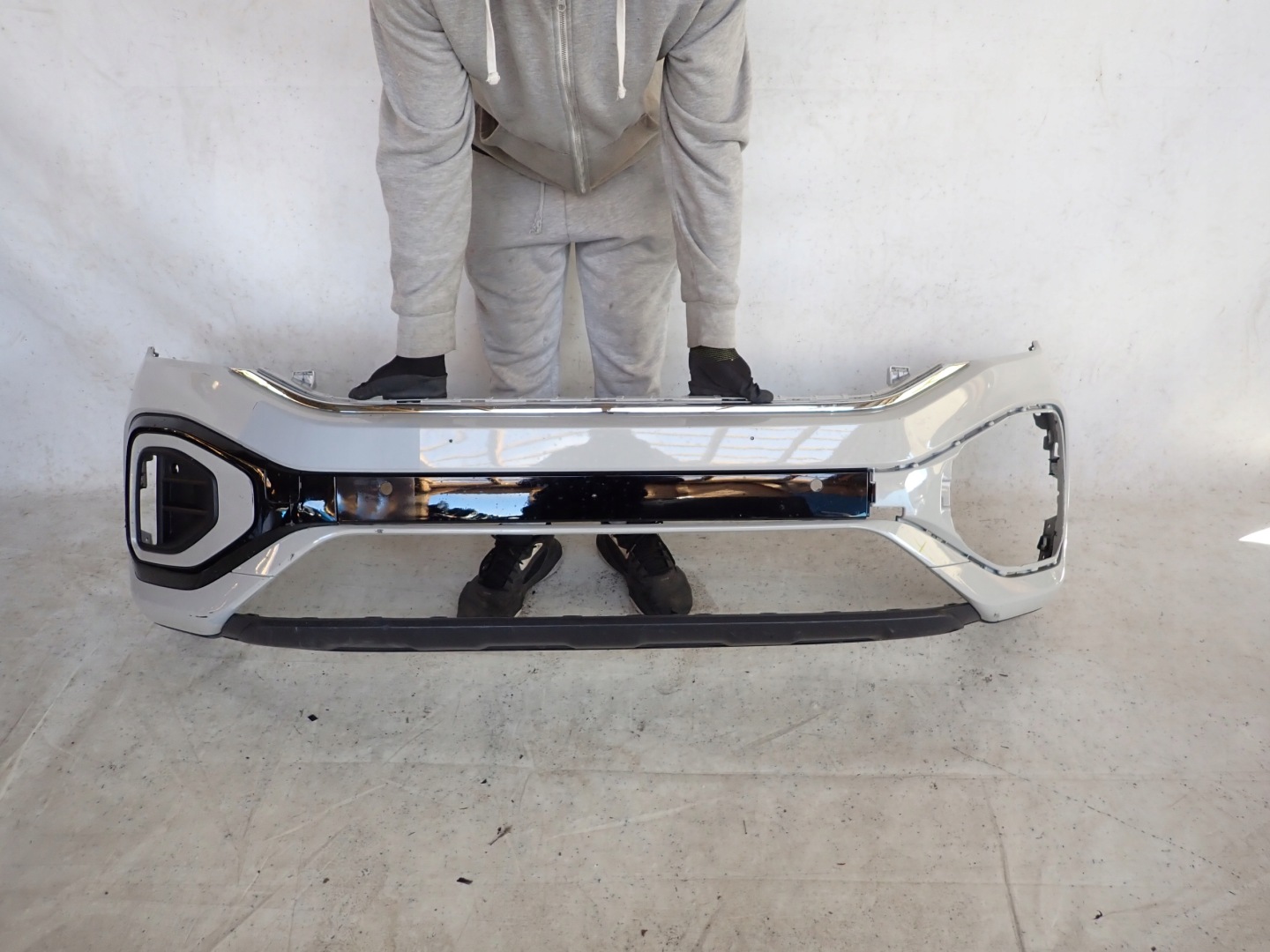 VW T-ROC R-LINE LIFT 21- bumper front front PDC 2GA807217AS