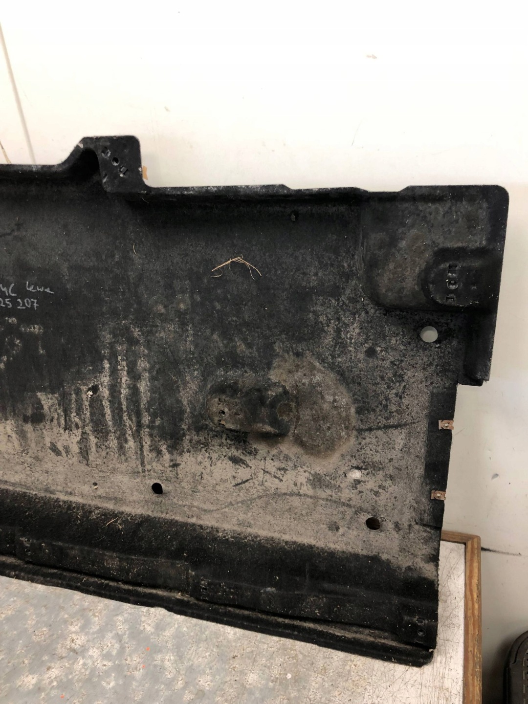 cover chassis left AUDI Q3 8U 8U0825207