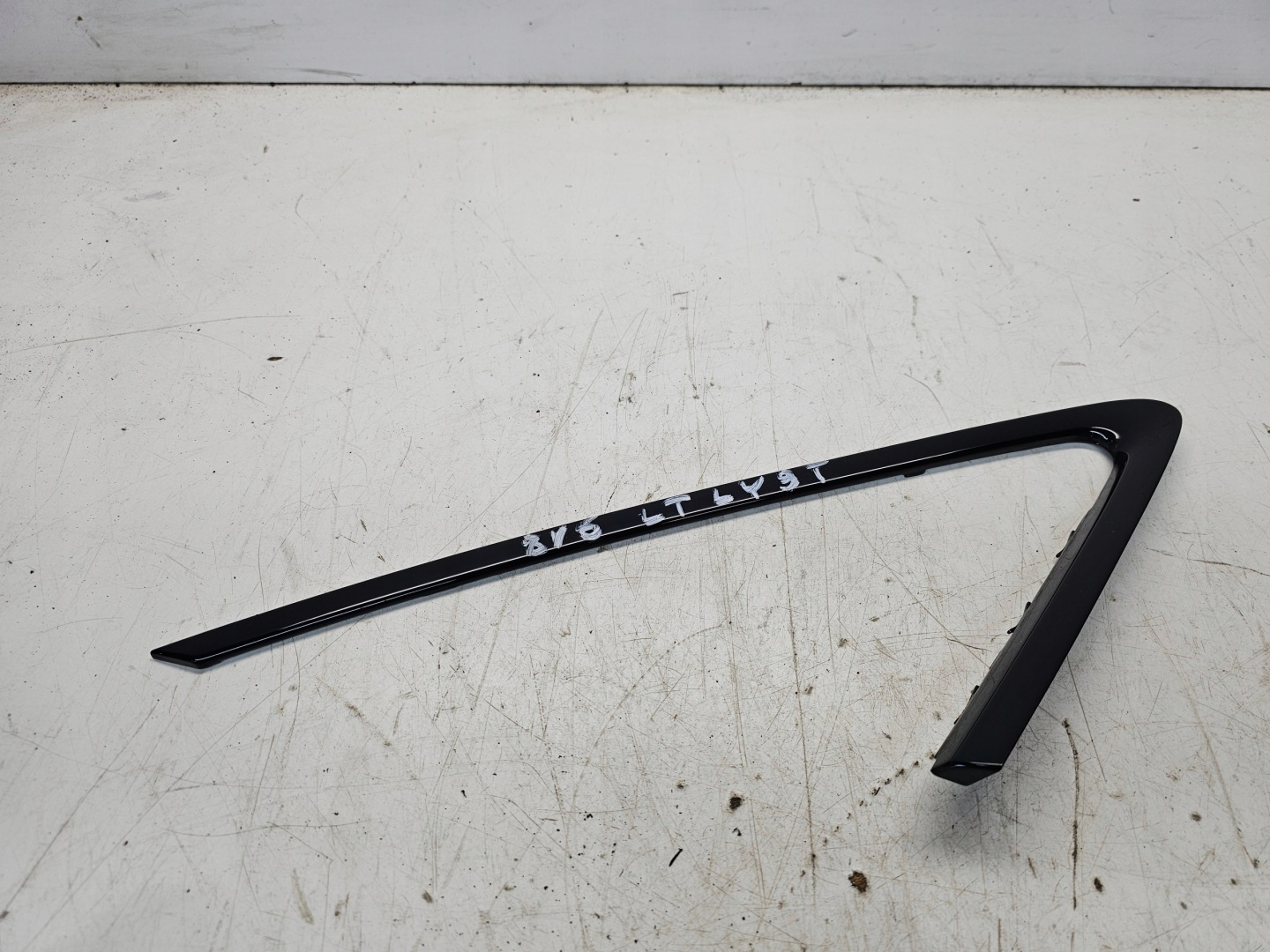 moulding bodywork windows left rear part AUDI A3 8V5 sedan 8V5853345A