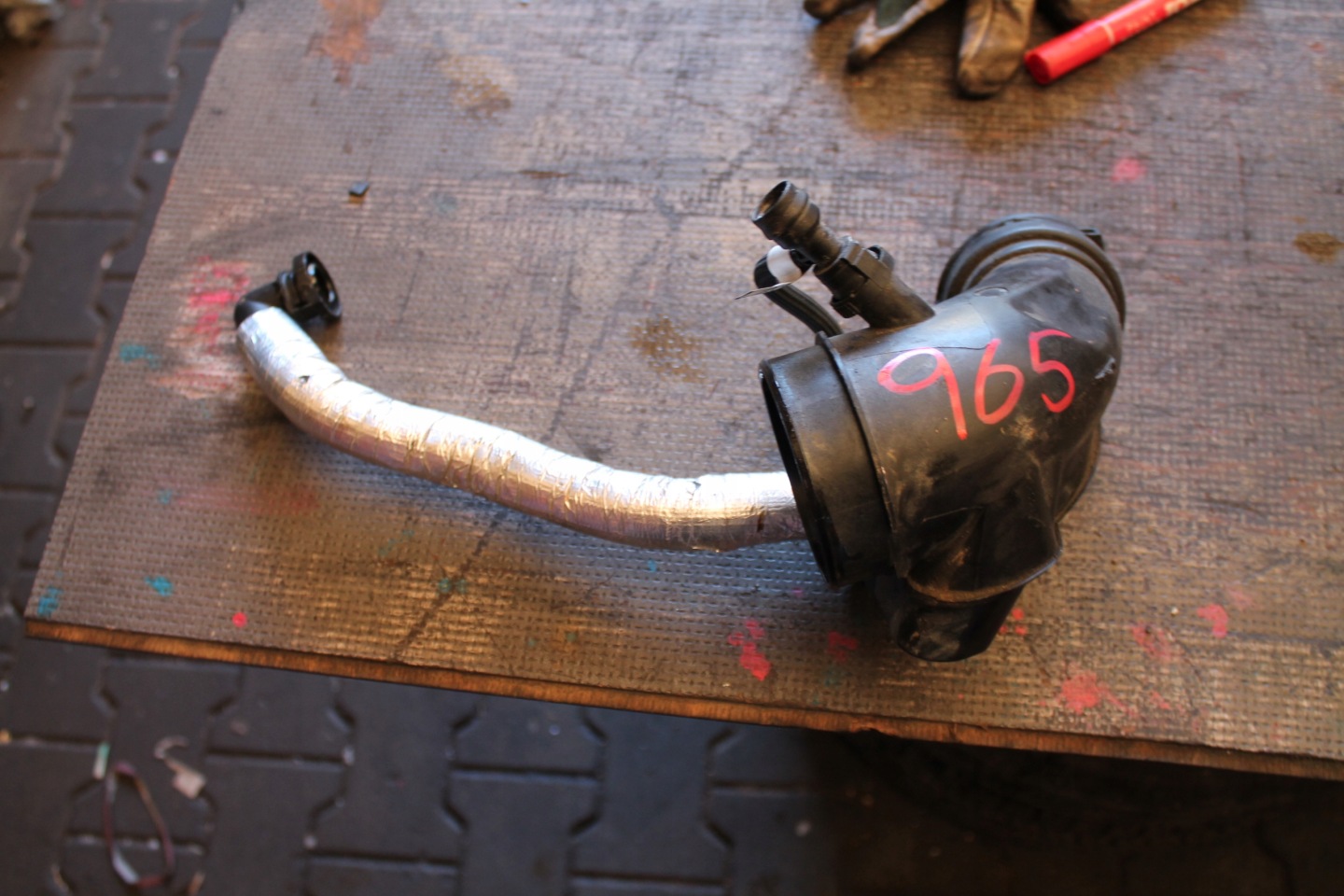 965. pipe tube BMW 7643302