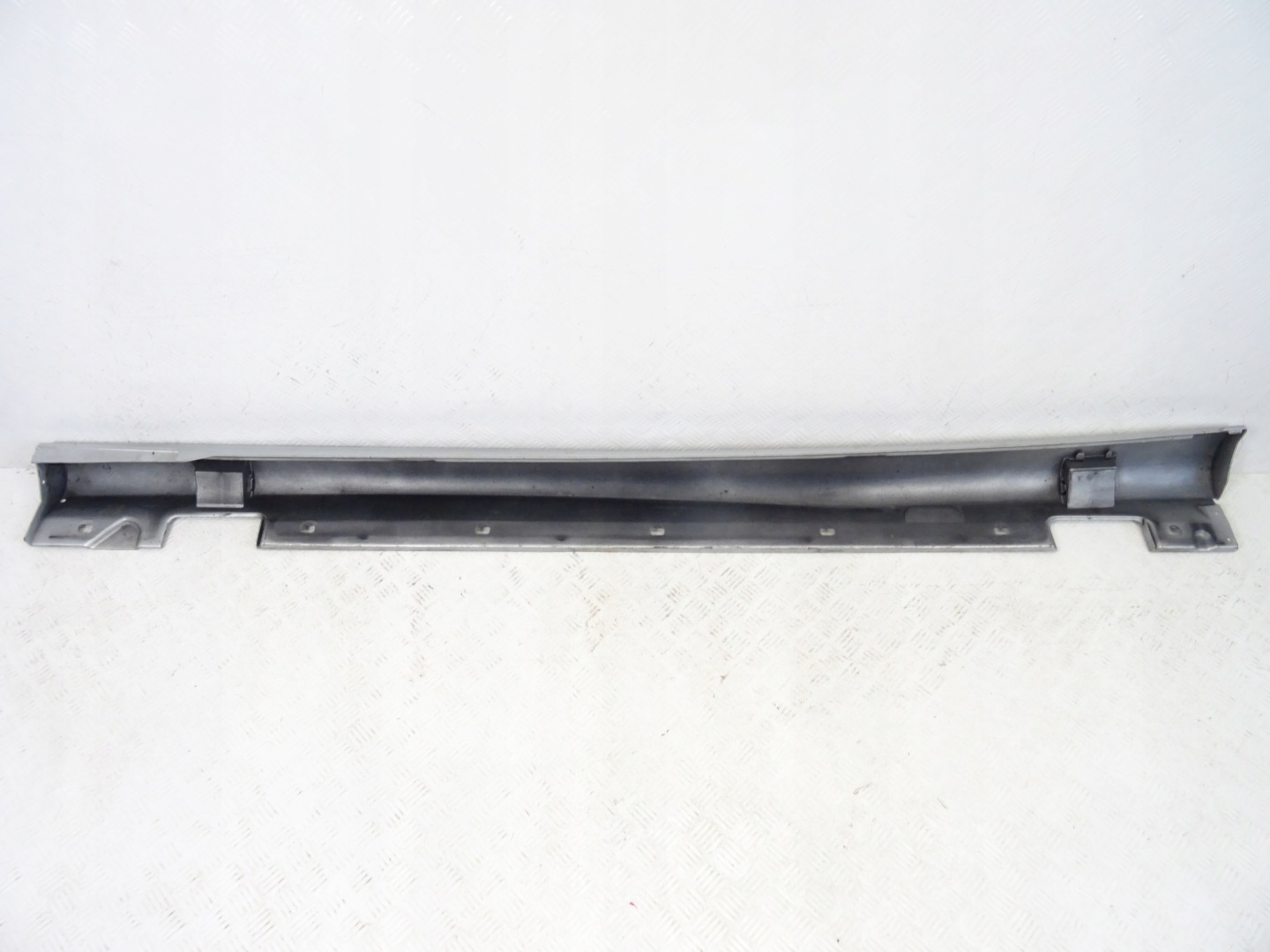 MERCEDES E 212 W212 AMG moulding threshold right