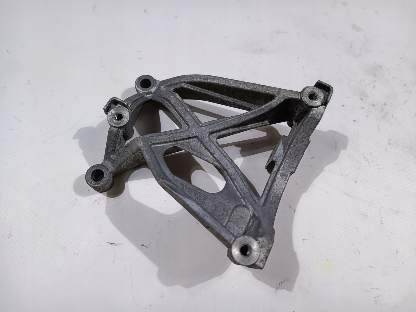 Support plaque Support sprezarki kompresora Chevrolet Camaro 3.6 v6 2010-2015