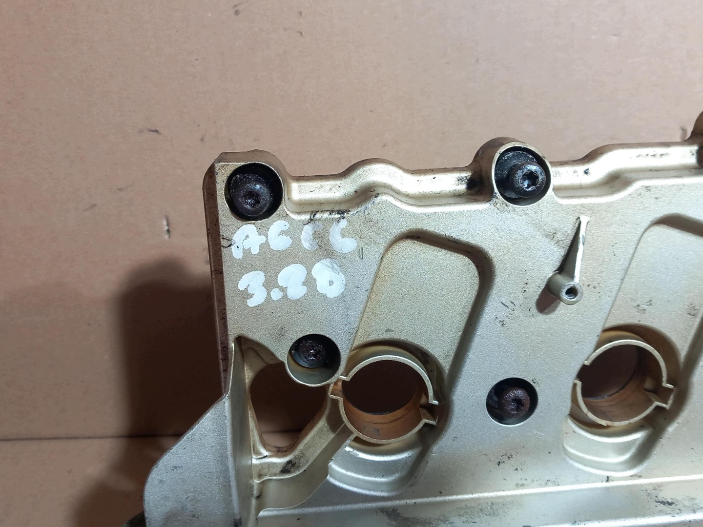 ventildeckel links AUDI A6 C6 2.4 V6 / 3.2 FSI OE 06E103471G