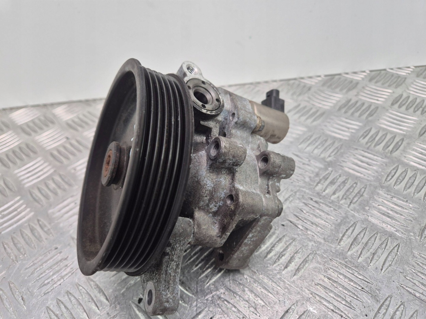 Mercedes SLK250 R172 servo pump A0064666501