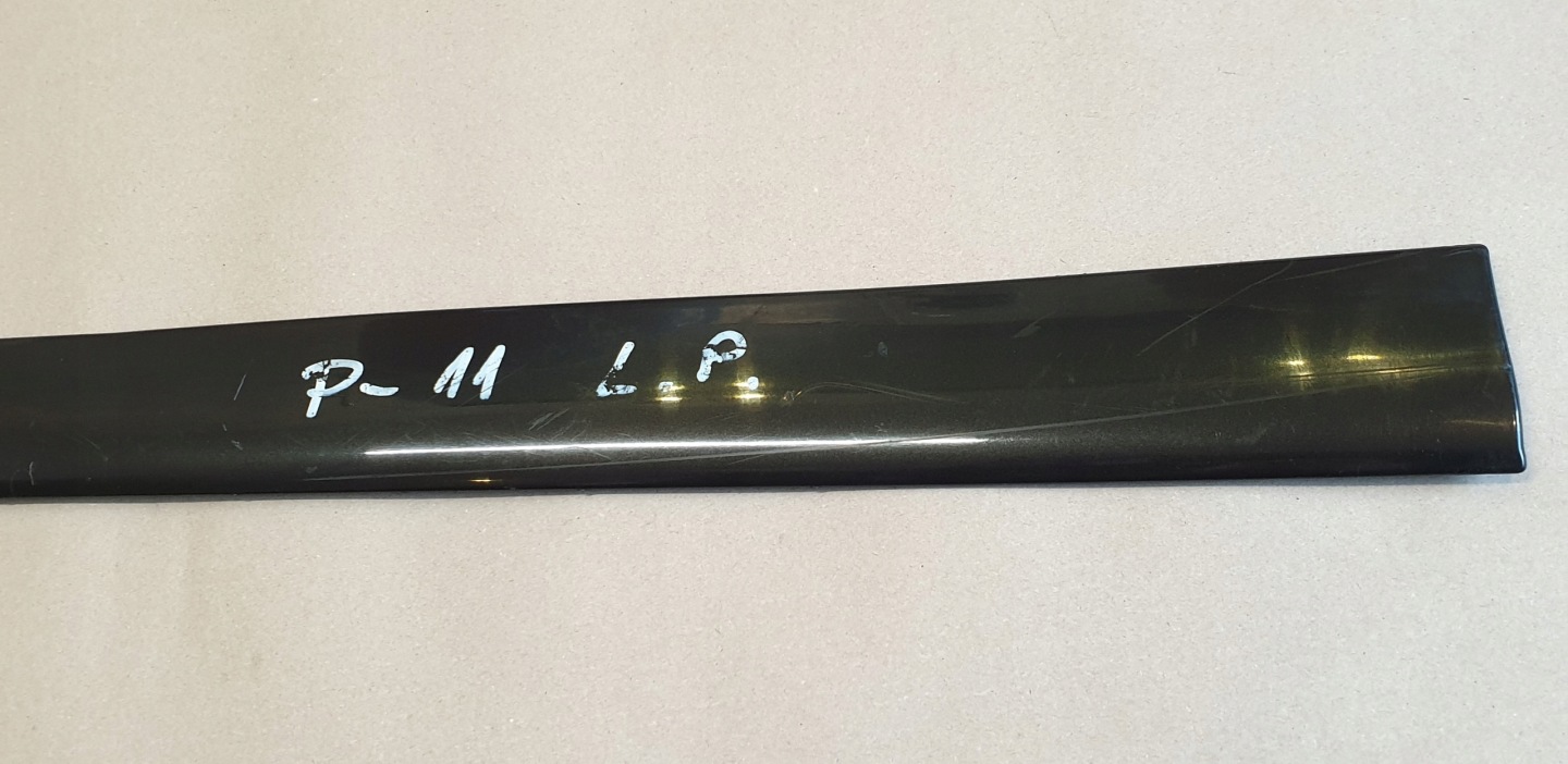 moulding door left front NISSAN PRIMERA P11 OE