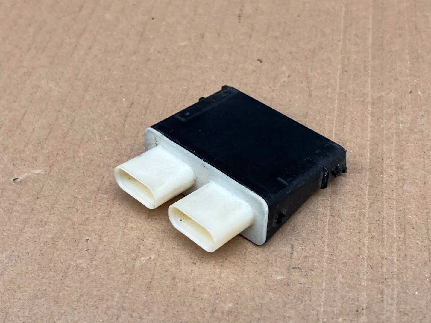 Module pour l’ouverture du capot VW AUDI PORSCHE 3G0962243C !J