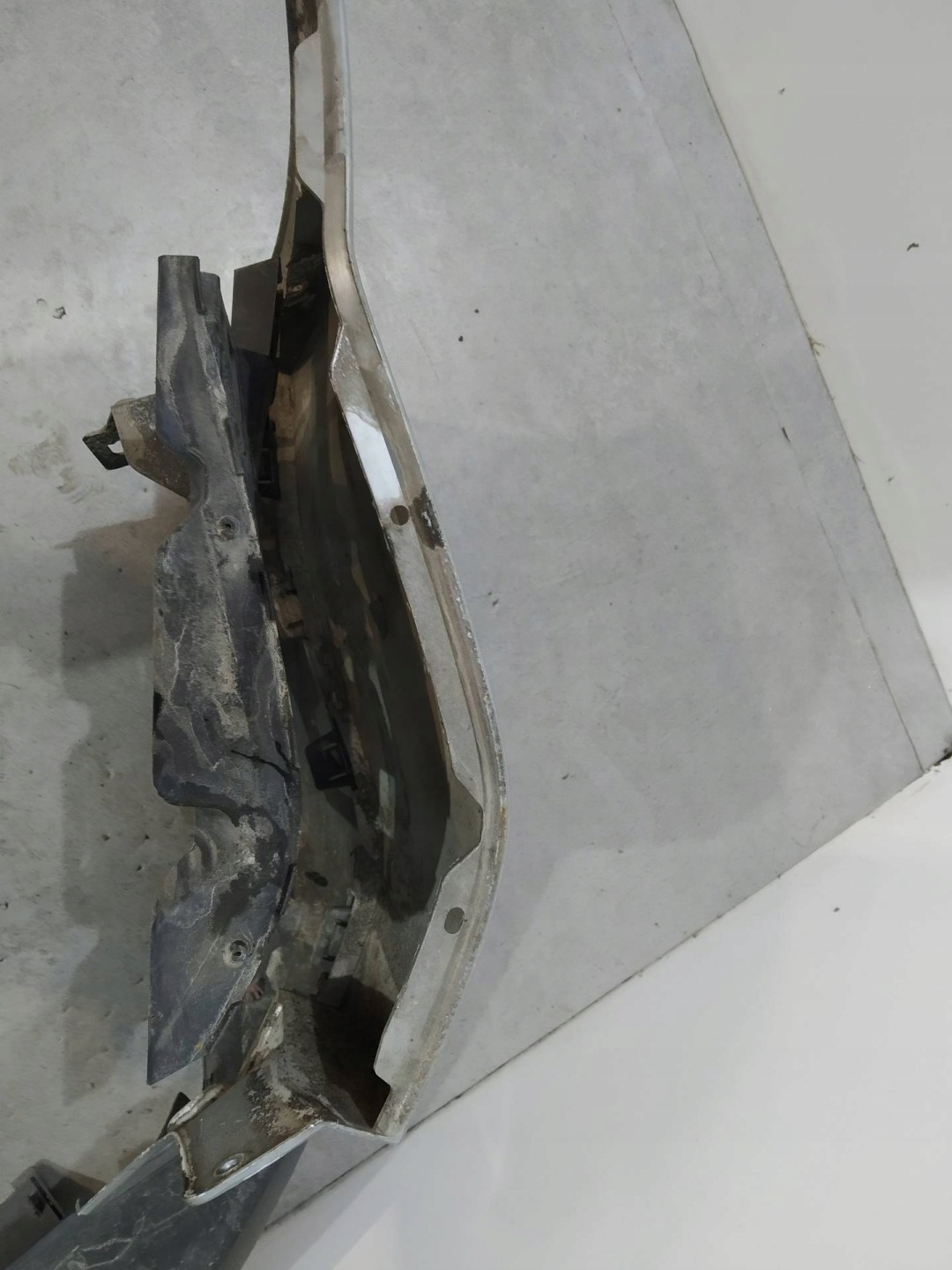 Paraurti posteriore senza PDC 76 Ford S-MAX e (2006-2015)