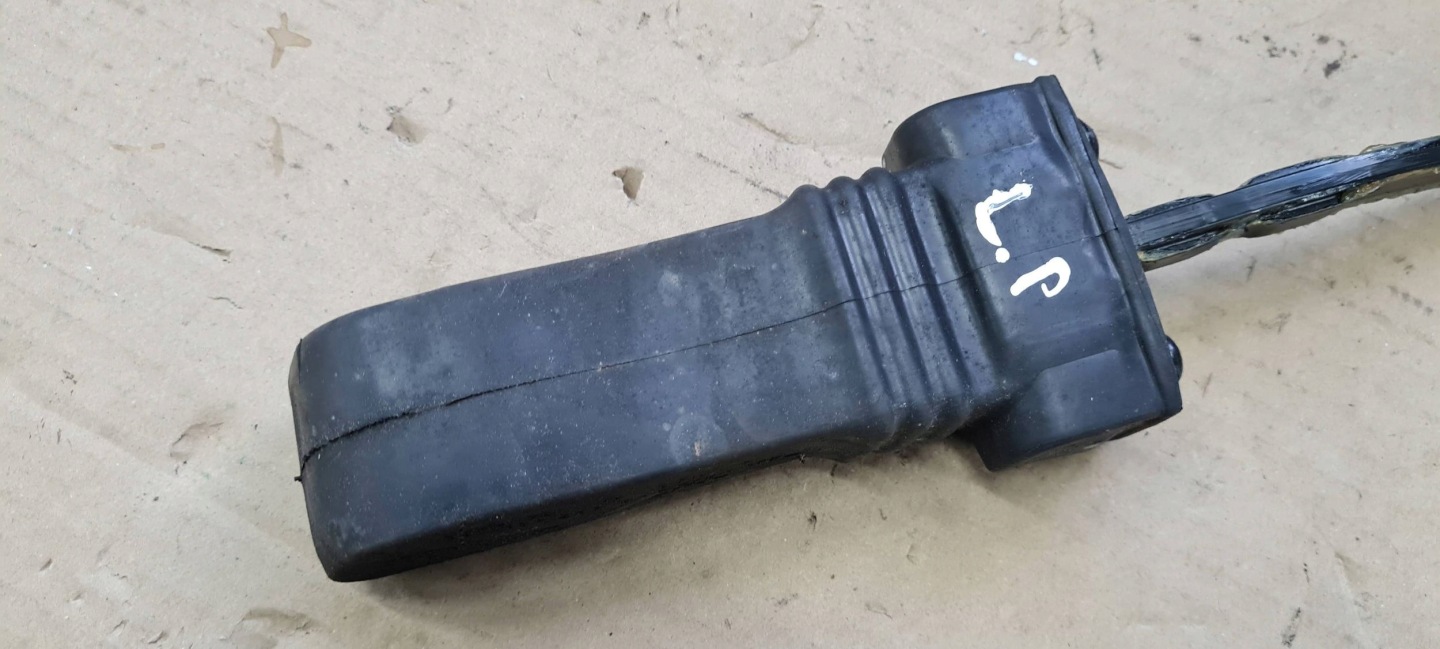 Q5 8R limiter door left front 8R0837249C