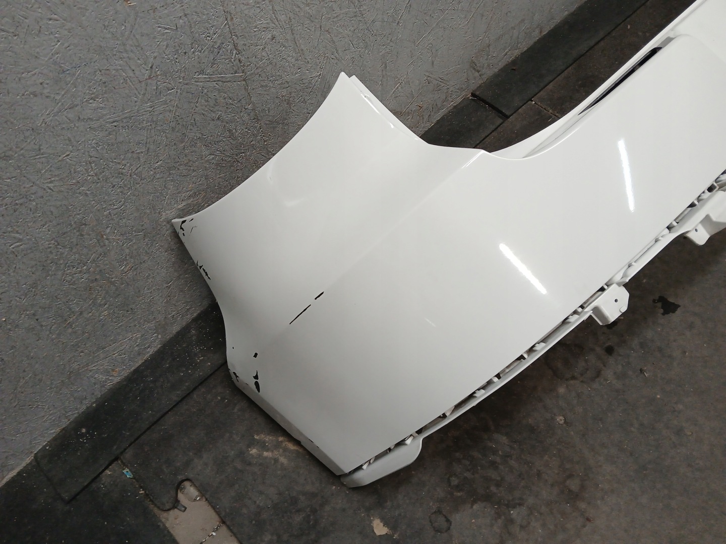 bumper rear part VW TIGUAN and 1 07-10 5N0