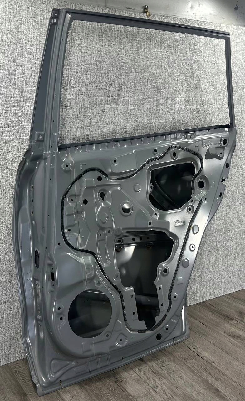 TOYOTA COROLLA CROSS 2020-> right rear door