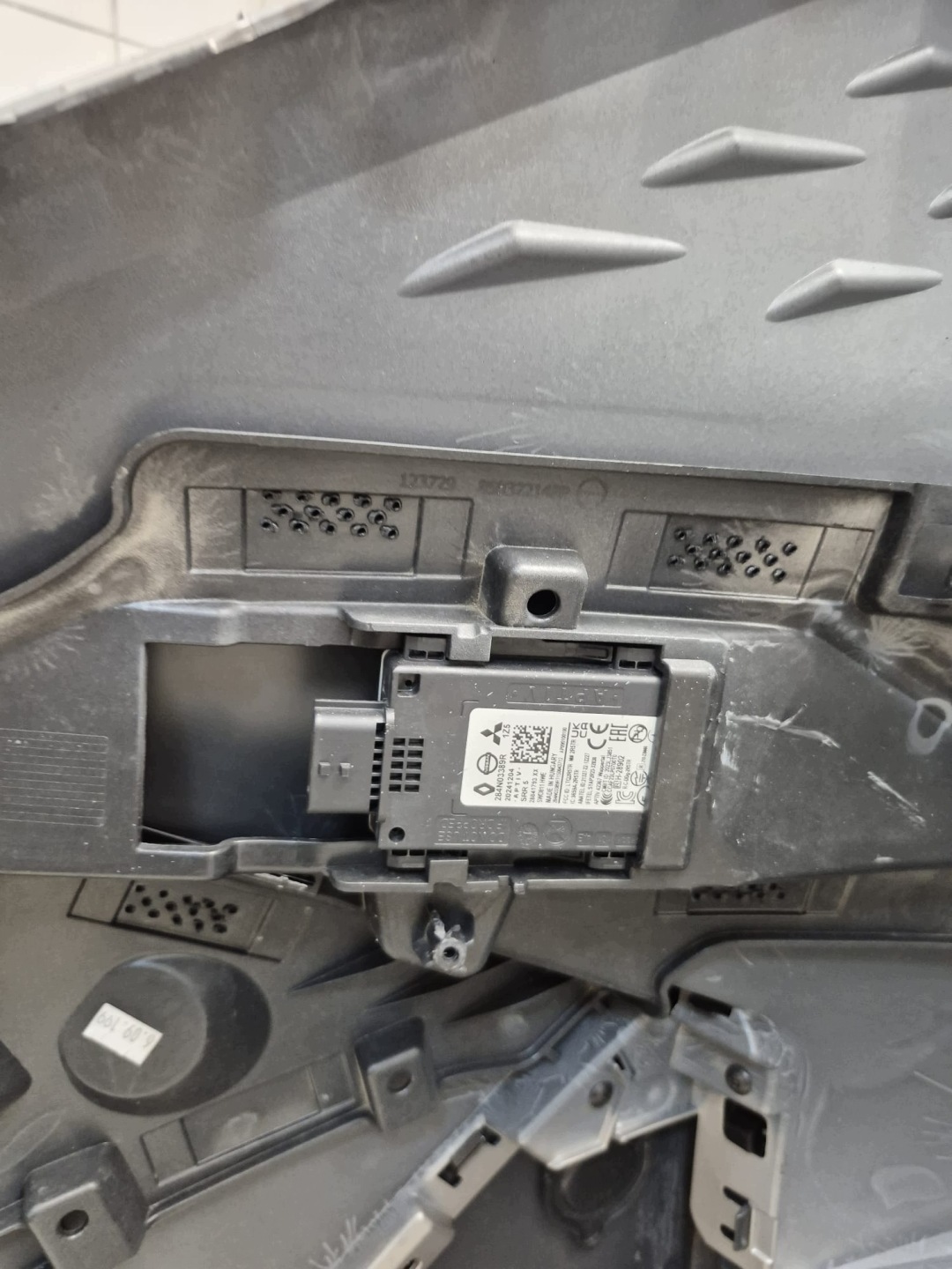 ALPINE A390 26- bumper rear part rear 6XPDC RADAR 850B03008R