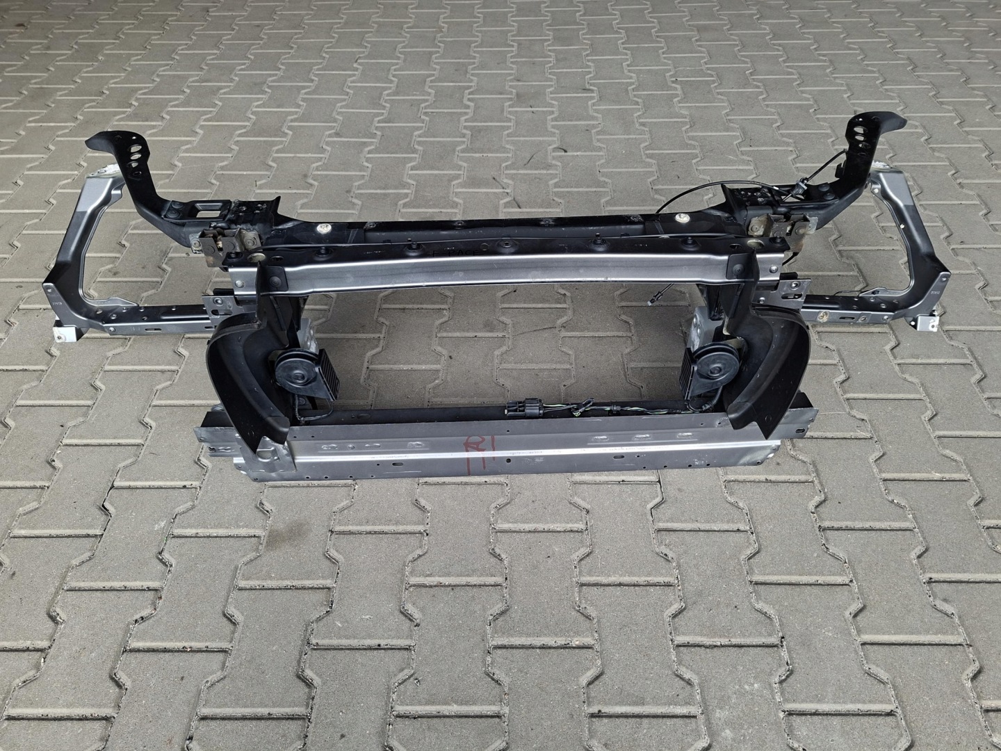 front body wall front pillar sider OKULAR HK83-17859-AF JAGUAR F-PACE X761